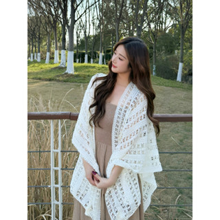 เสื้อคลุมถักโครเชต์ สีครีม ทรงคลุมหลวม แต่งพู่ปลาย สไตล์โบฮี…