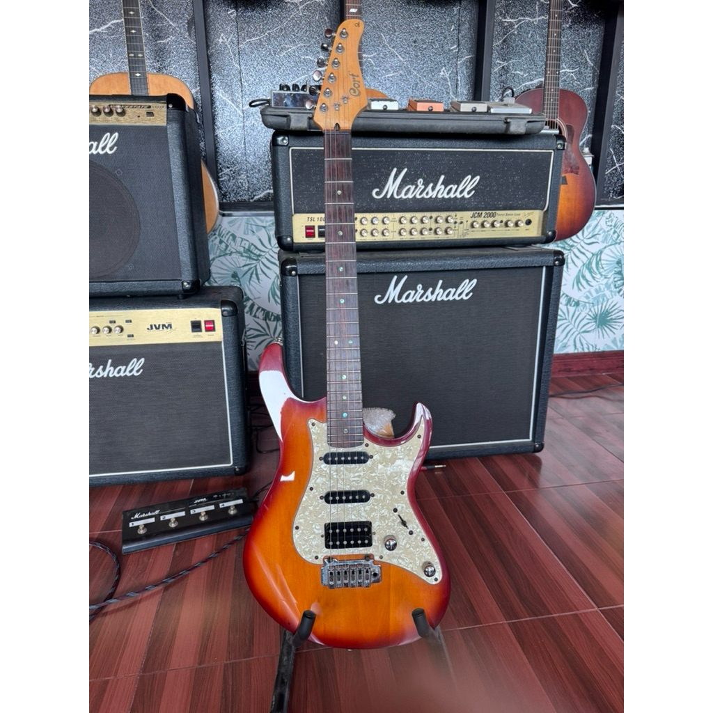 กีตาร์ไฟฟ้ามือสอง  cort g250