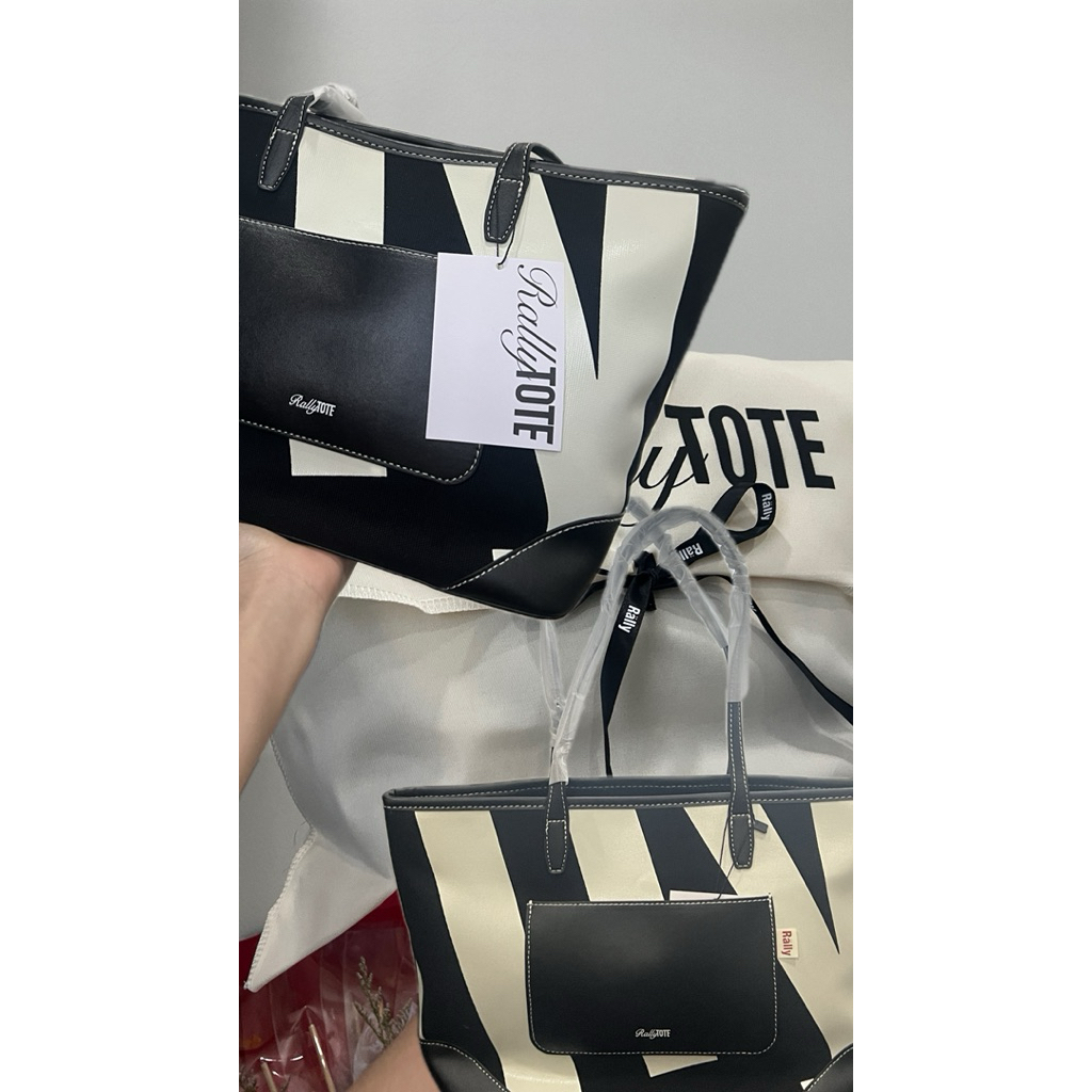 กระเป๋า Rally Movement Rally City Tote Classic Black