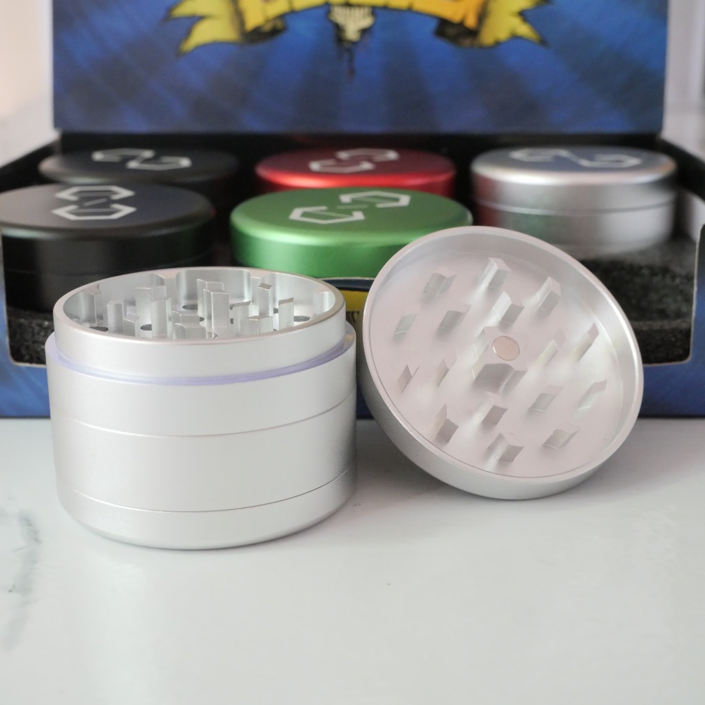 Premium Grinder – เครื่องบดสมุนไพรโลหะ 4 ชั้น งาน CNC ละเอียด ใบมีดคม บดลื่น (เซตคละสี) ราคา ถูกที่สุด ดีลบีเคเค แกลเลอรีภาพที่ 4
