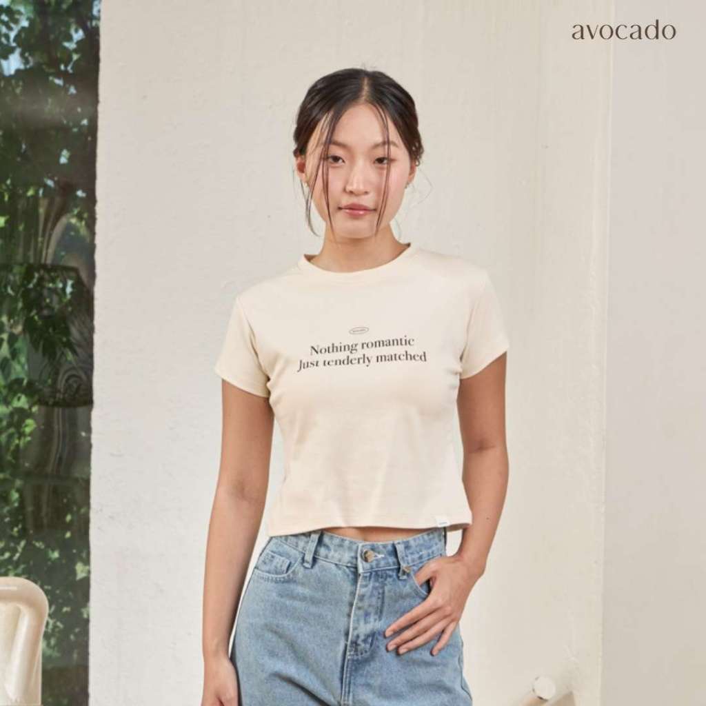 avocado -  Mingle Tee เสื้อยืดเนื้อผ้า Cotton Interlock ทรงพอดีตัว I มีไซส์อก 32" และ 34"
