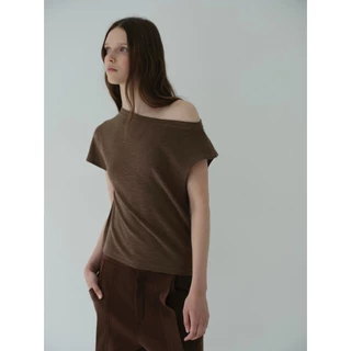 (สินค้าพร้อมส่ง) Hounddown - Sil Off-Shoulder Top
