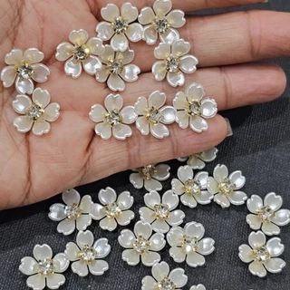 DP23 ดอกไม้ประดับเพชร ขนาด 15 มิล จำนวน 50 ชิ้น