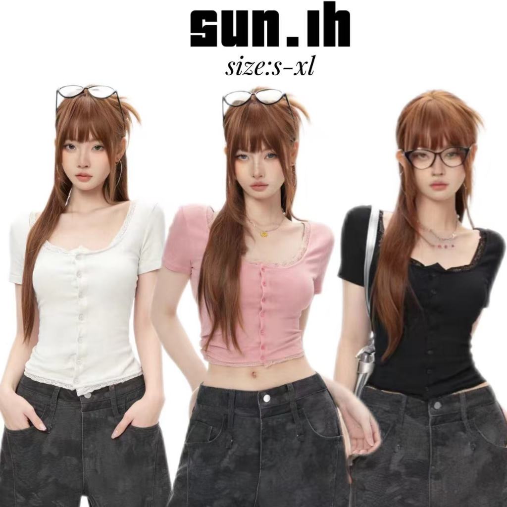 SUN🛍️พร้อมส่ง🛍️เสื้อครอปแขนสั้นผ้าลูกไม้แท้สุดเย้ายวน ดีไซน์ใหม่สไตล์ฝรั่งเศส ทรงเข้ารูป คอวีลึก เหมาะสำหรับฤดูร้อน