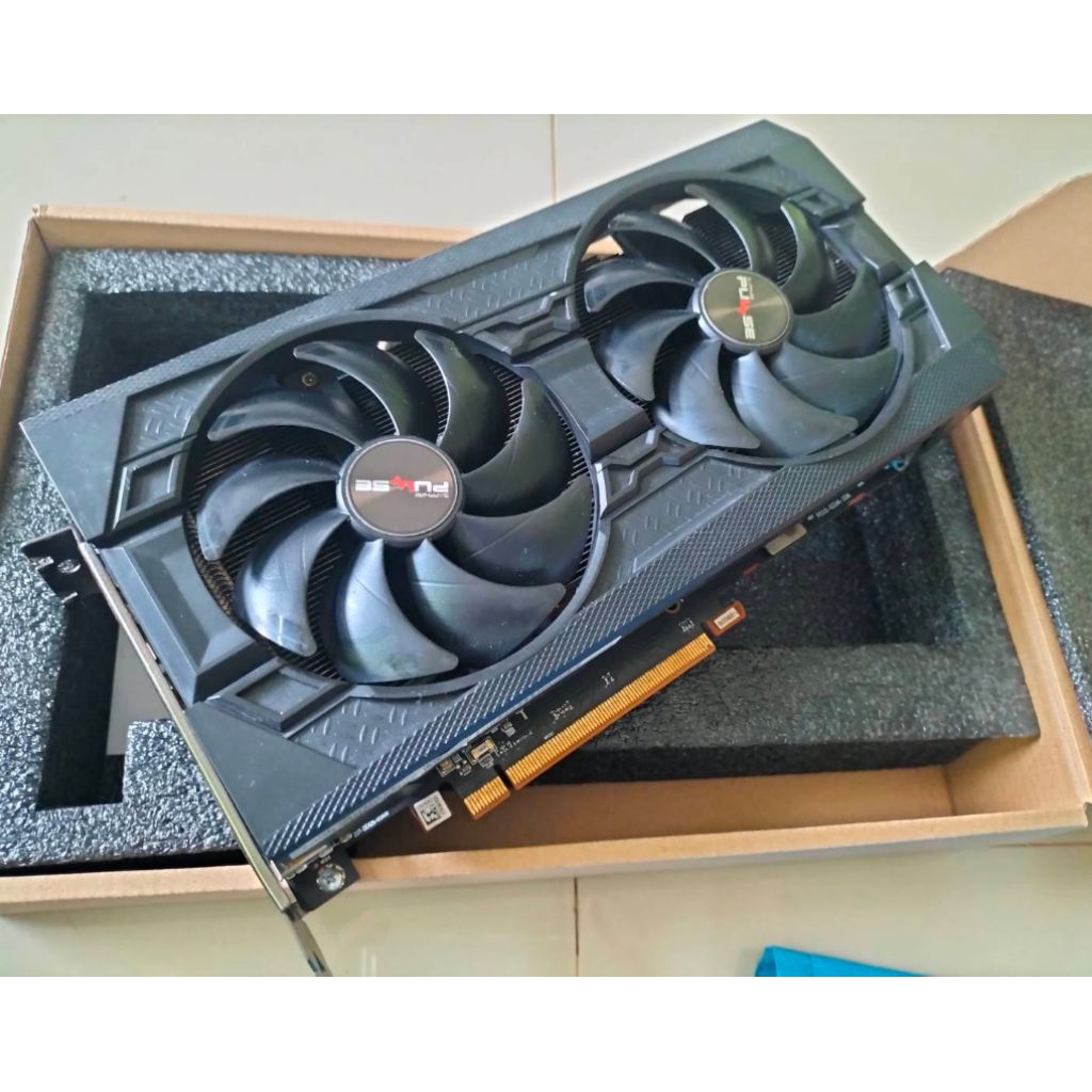 การ์ดจอ RX5700XT SAPPHIRE PULSE 8 GB มือ2. พร้อมกล่อง