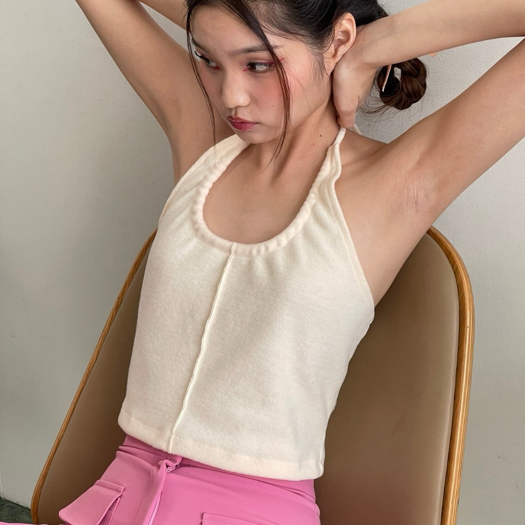 ส่งต่อ สีครีม ไซส์ S 🌼Something Num Num top (ใส่ไปครั้งเดียวค่ะ)