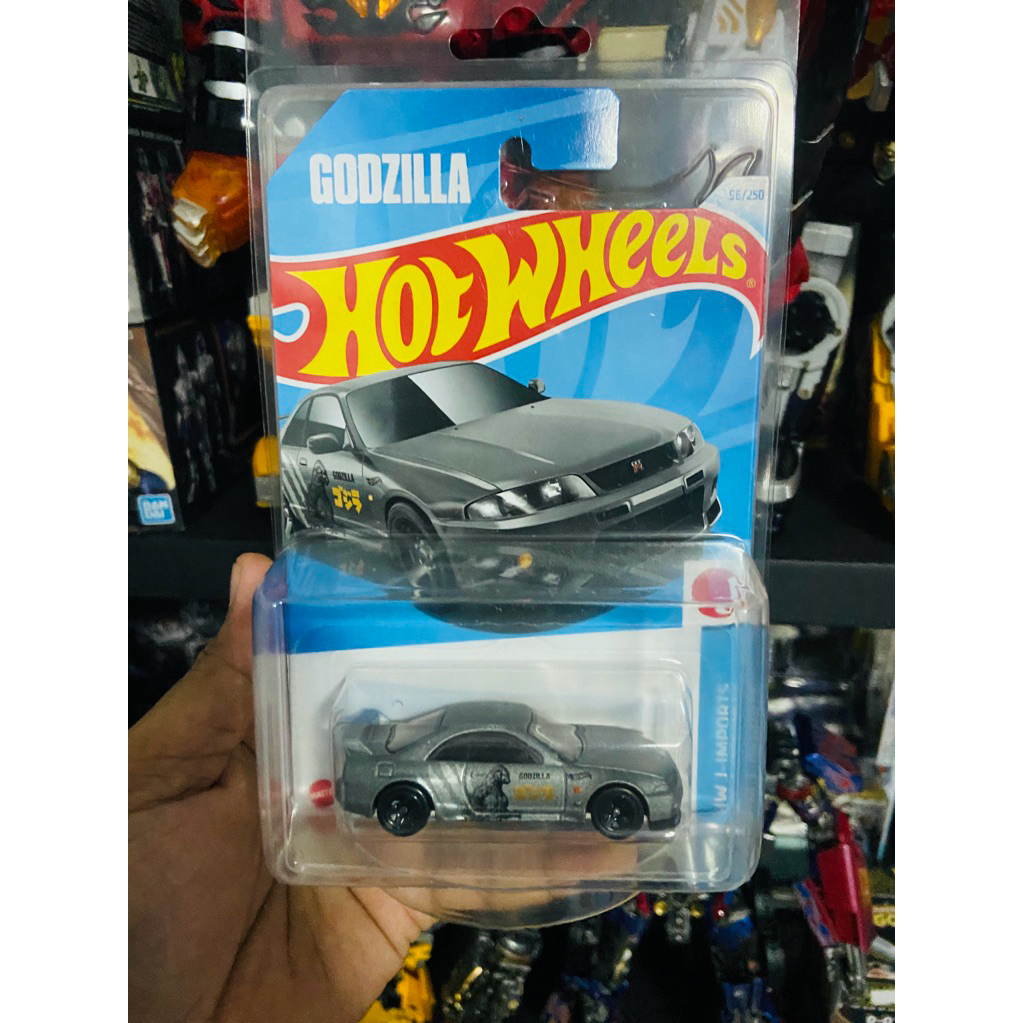 Hot Wheels Nissan Skyline GT-R Godzilla) + เคส