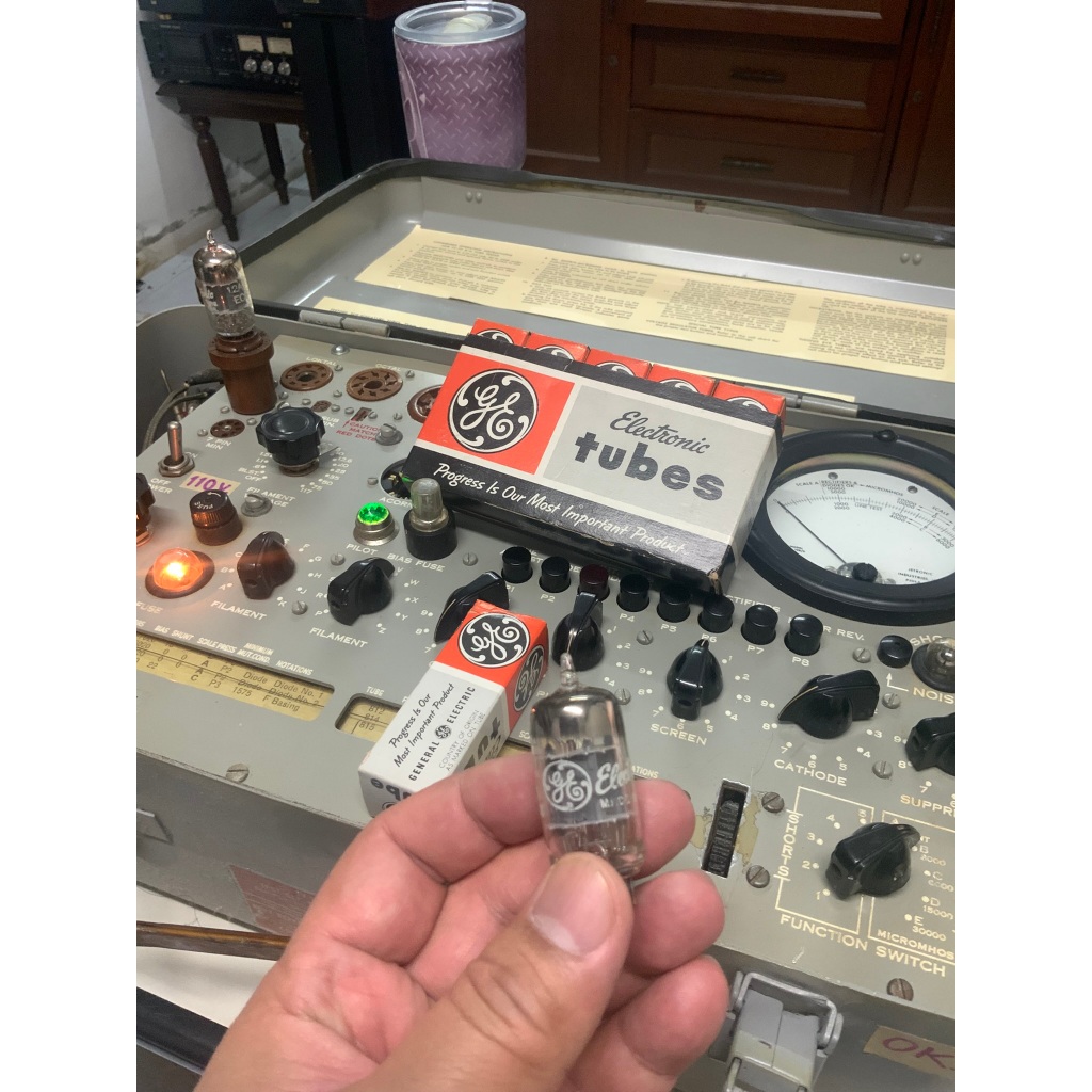 GE 12AU7 big O-getter เพลทเทา NOS ผลิตมีนาคม 1968 ทุกหลอด