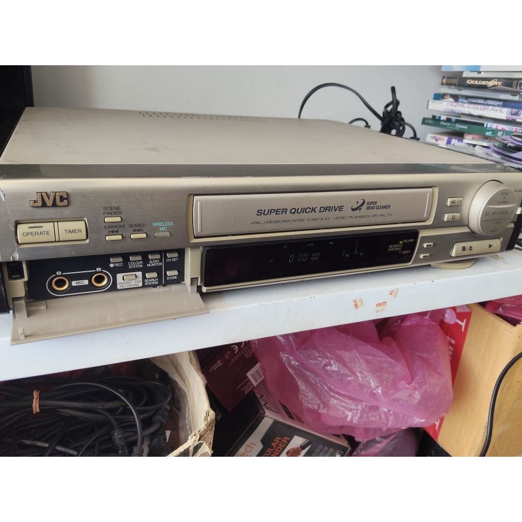 เครื่องเล่นวีดีโอ JVC VDO VHS รุ่นHR-J82MS รุ่นใหญ่ งานช่างต้องเอาไปซ่อม ไฟเข้าใส่ม้วนไม่เข้า