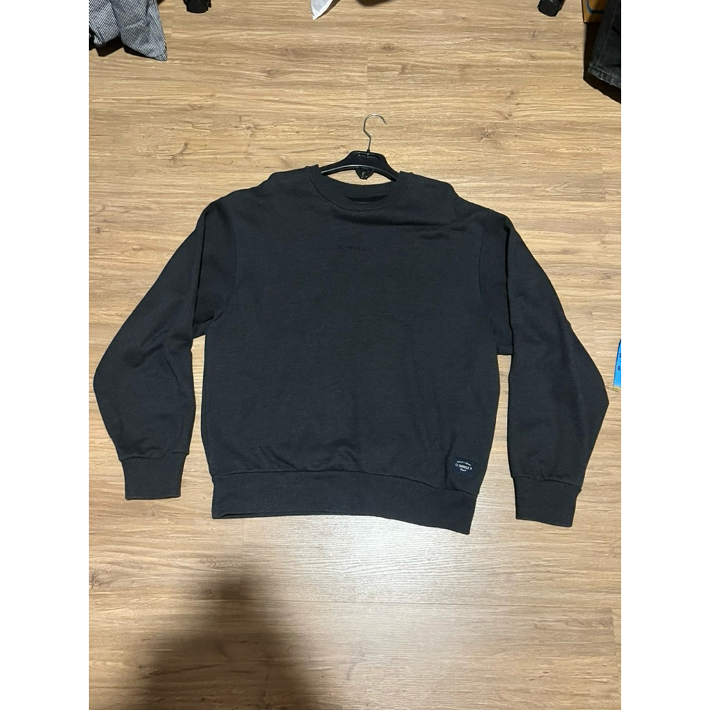 CC DOUBLE O x Disney เสื้อกันหนาว size L อก 44 ยาว 28'  สีกรม เป็นสินค้ามือ2