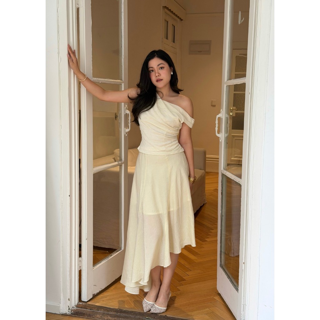 [Pre-Order] RAVii Essentials - Asymmetric Skirt