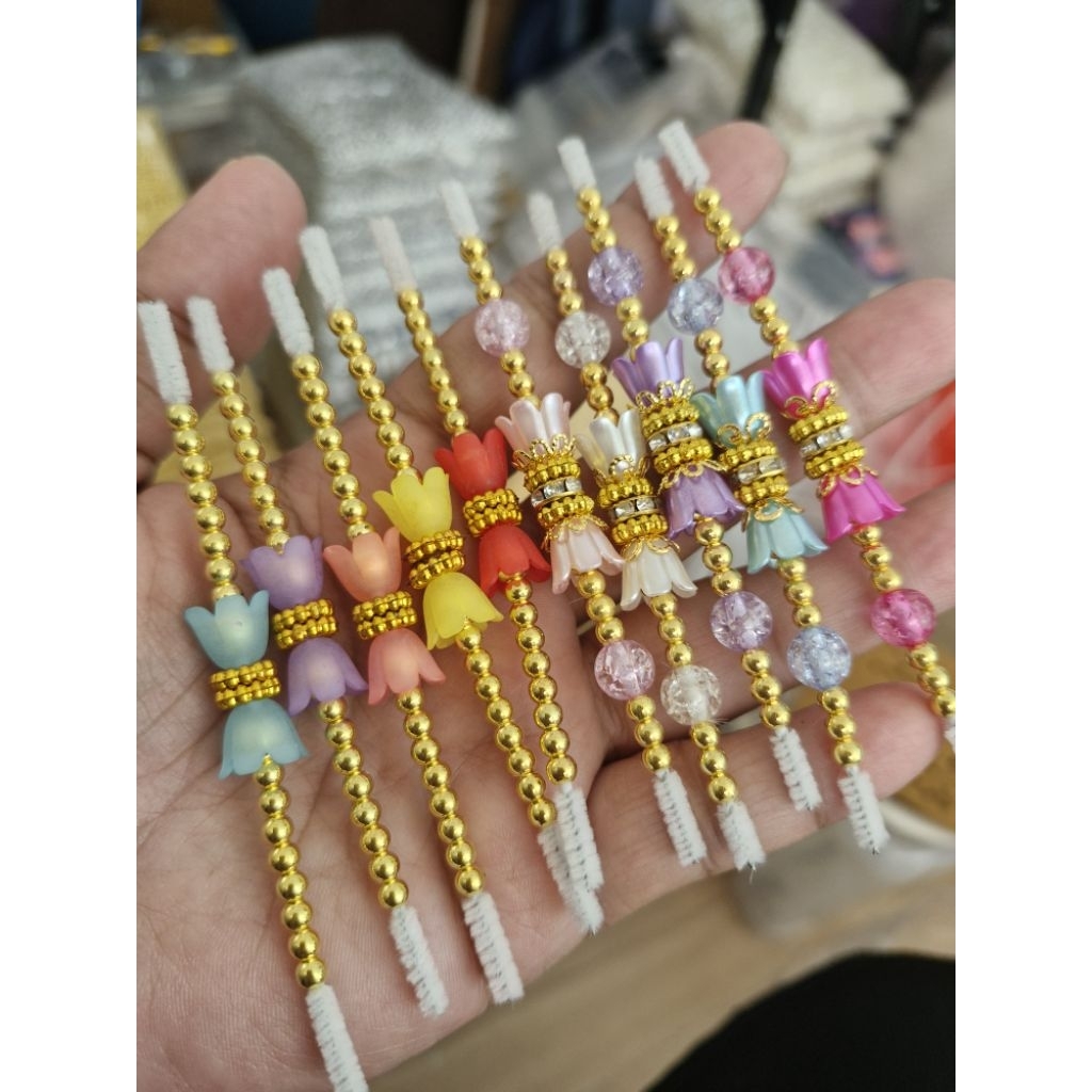 หูตะกร้าโปรยทานราคาแตกต่างตามของตกแต่งที่ใช้ค่ะ แพ็ค 10 ชิ้น (ไม่มีกล่อง) คละสี สำหรับตกแต่งงานฝีมือ งาน DIY