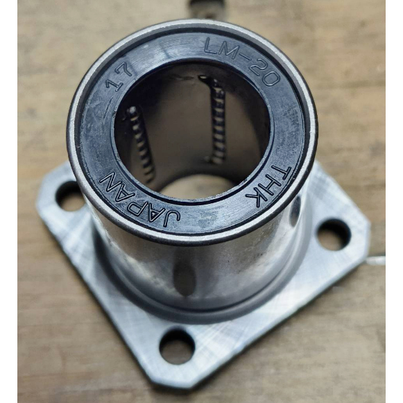 LMK 20 UU THK Linear Bushing Linear Ball Linear Slide bearing with Flange 20 x 32 x 54 mm. LMK20UU