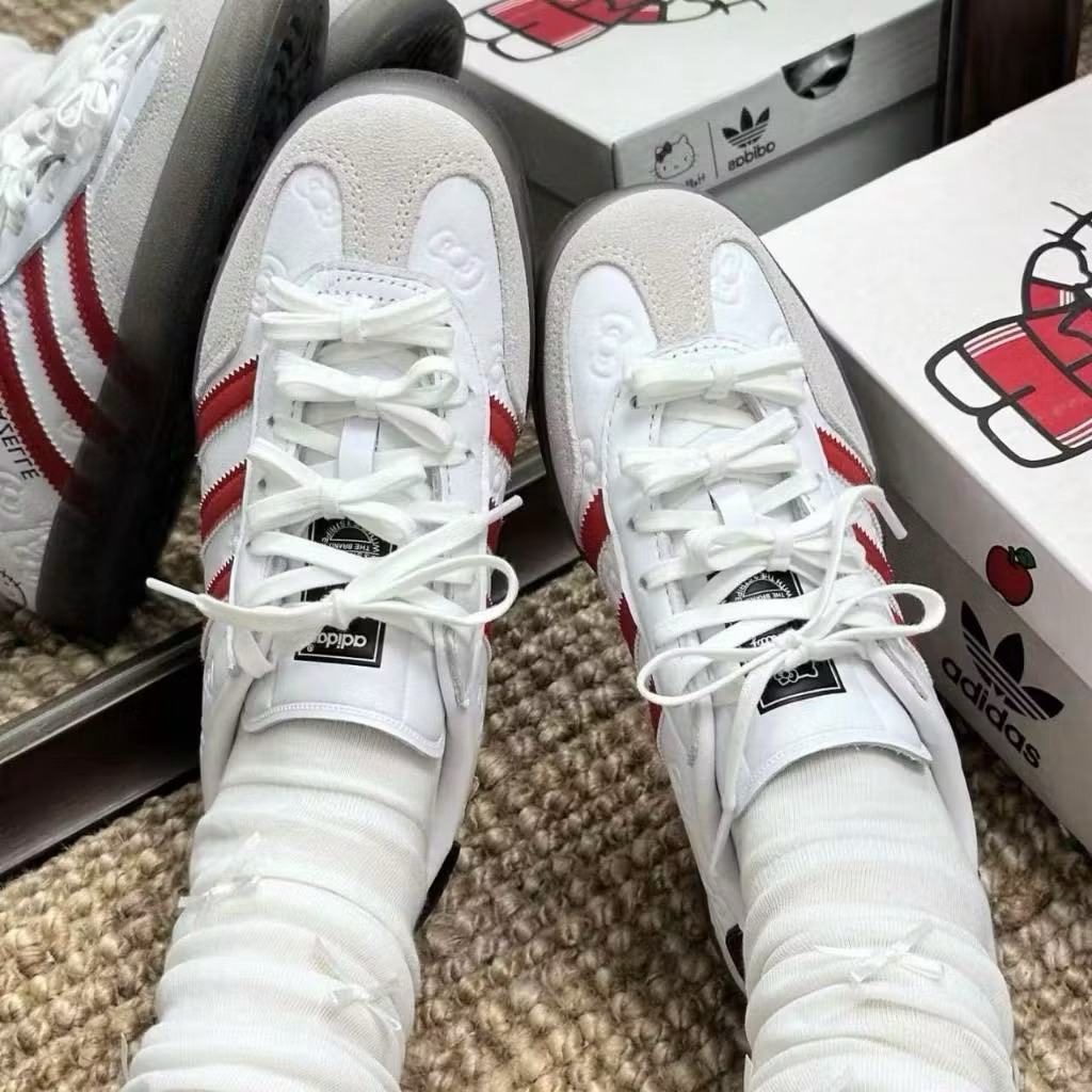 【พร้อมส่ง 100%】AD hello kitty x Gazelle 🥳🌸🎉