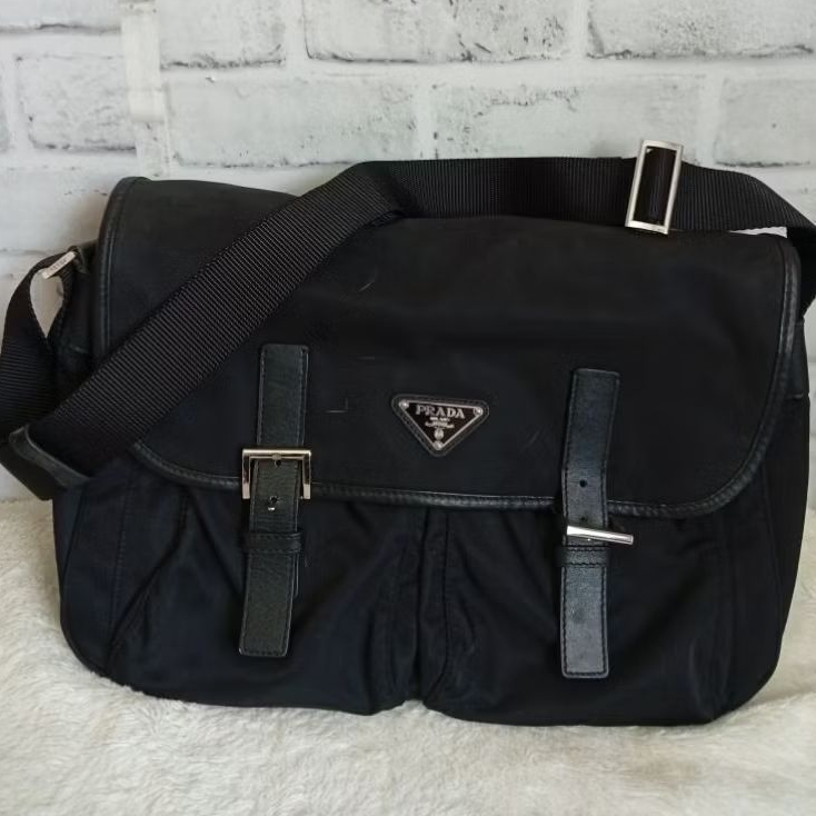 Prada Bag Nylon สีดำ กระเป๋า Prada แท้ สะพายข้าง Messenger Y2K มือสอง