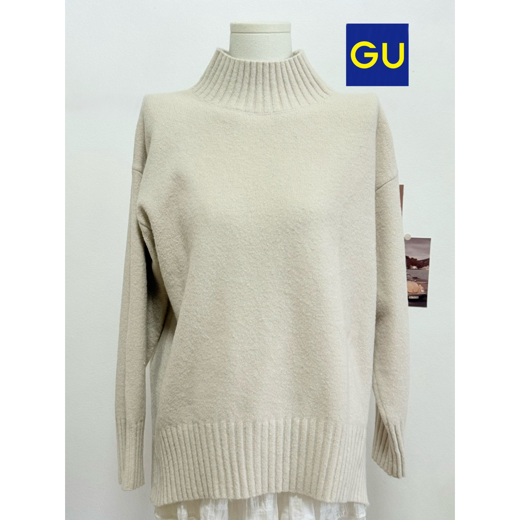 S84 แบรนด์ Gu เสื้อไหมพรมคอปีน อก42 ยาว25 สีเบจ