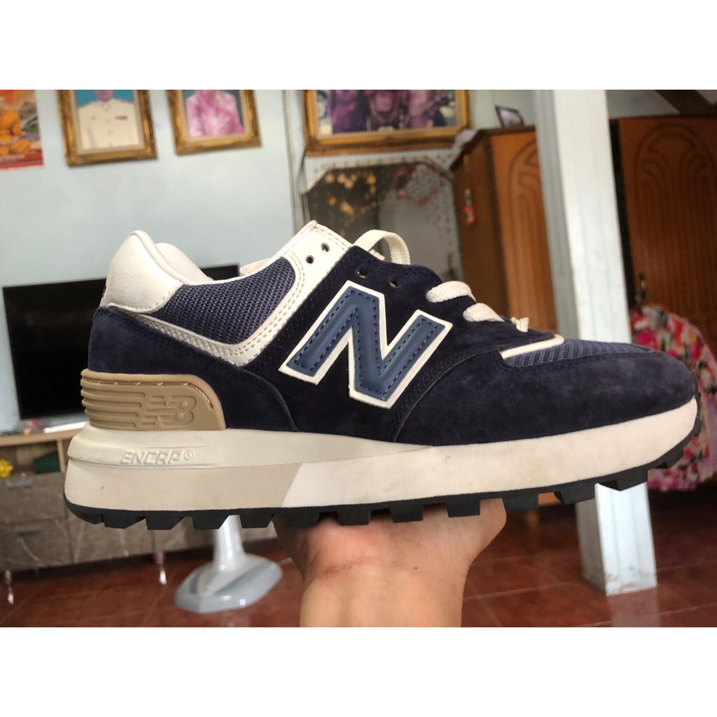 รองเท้ามือสองของแท้ New balance