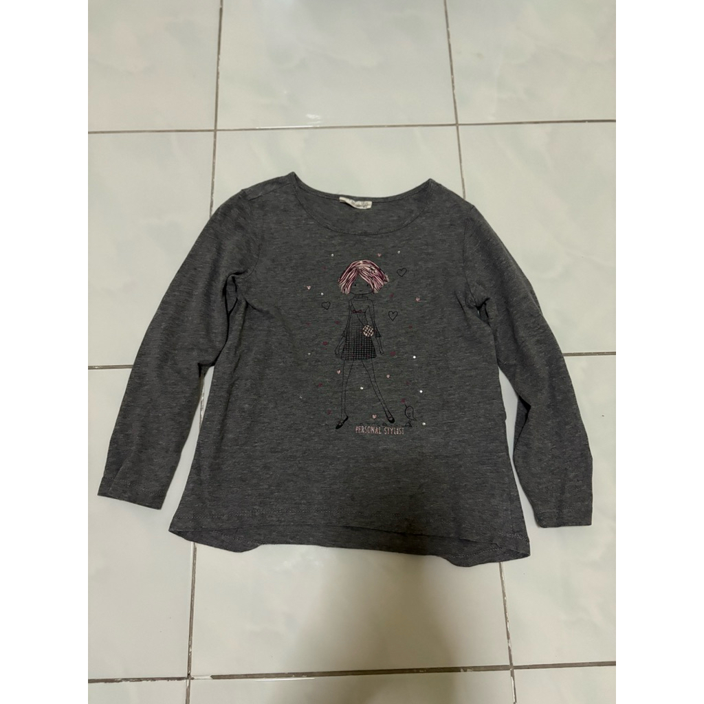 เสื้อยืด OVS Kids Girl แขนยาวสีเทา ลายเด็กผู้หญิง มือสอง