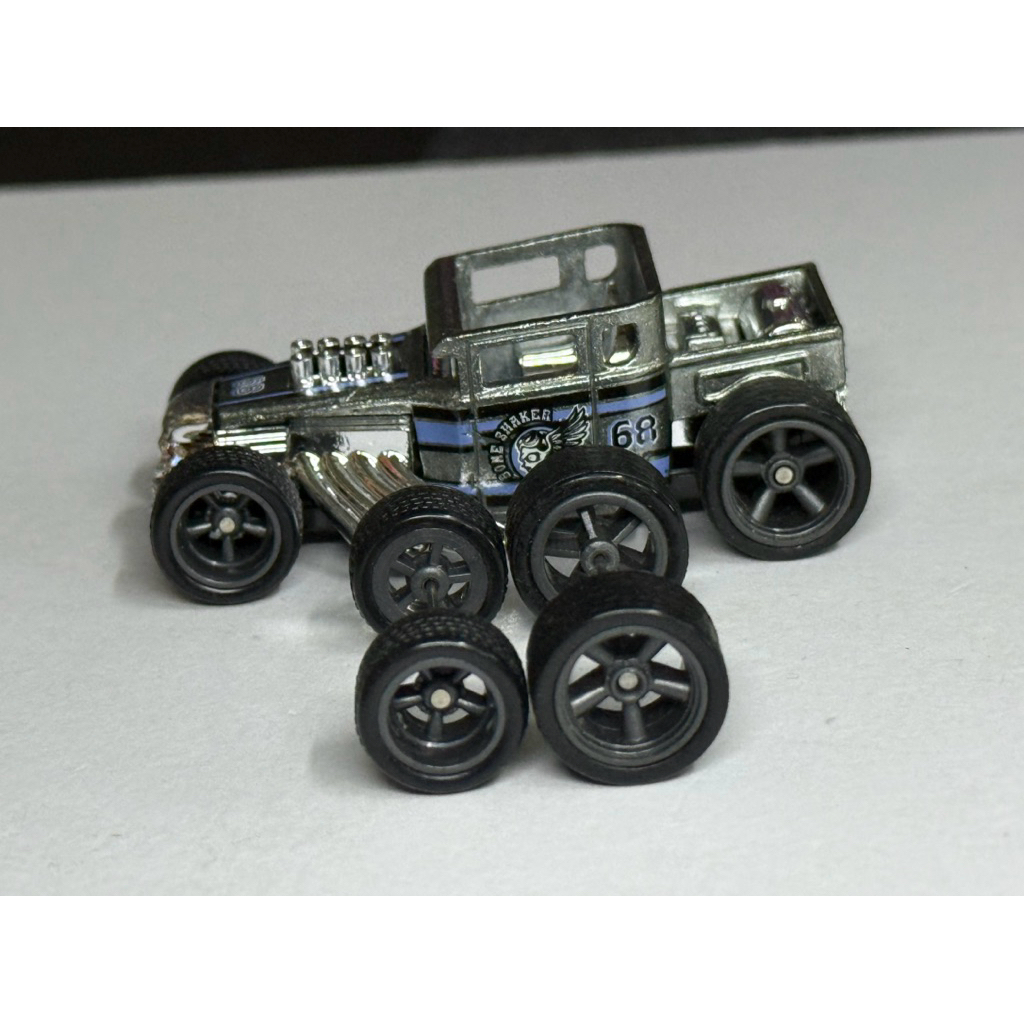 ล้อยาง สำหรับ ปรับแต่ง รถโมเดล 1:64  ลาย 5 Spoke สี เทาดำ สำหรับ ใส่ Hotwheel Bone Shaker