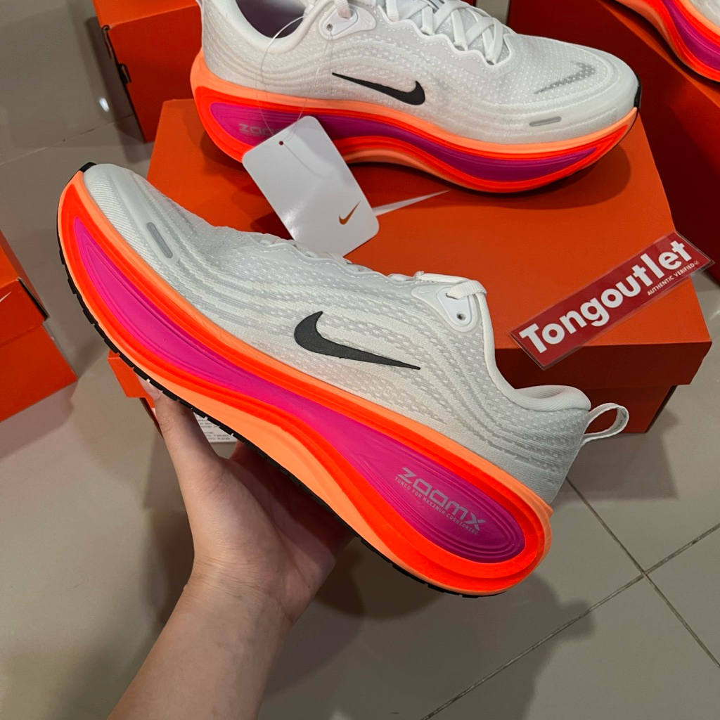 รองเท้าวิ่ง NIKE VOMERO PLUS สินค้าของแท้100% ป้ายไทย พร้อมส่ง มีแท็กรับประกันสินค้า รูปที่ 5