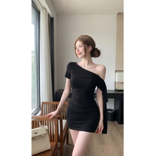มินิเดรสไหล่เดี่ยว ไหล่เดี่ยว แขนสั้นหนึ่งข้าง ดีไซน์ปล่อยชายผ้ายาว สม็อคข้างลำตัว ผ้าโพลิเอสเตอร์ ชุดออกงาน หรูหรา#9618