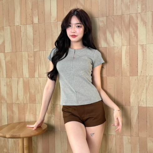 JARINYA (S-M) เสื้อยืดแขนสั้นแต่งซิป ทรงเข้ารูป ปัก JY รูปที่ 2