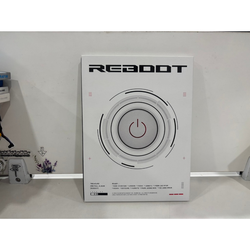 1 CD MUSIC  ซีดีเพลงเกาหลี    TREASURE - REBOOT (Photobook ver.)  VER 3   (F6E1)