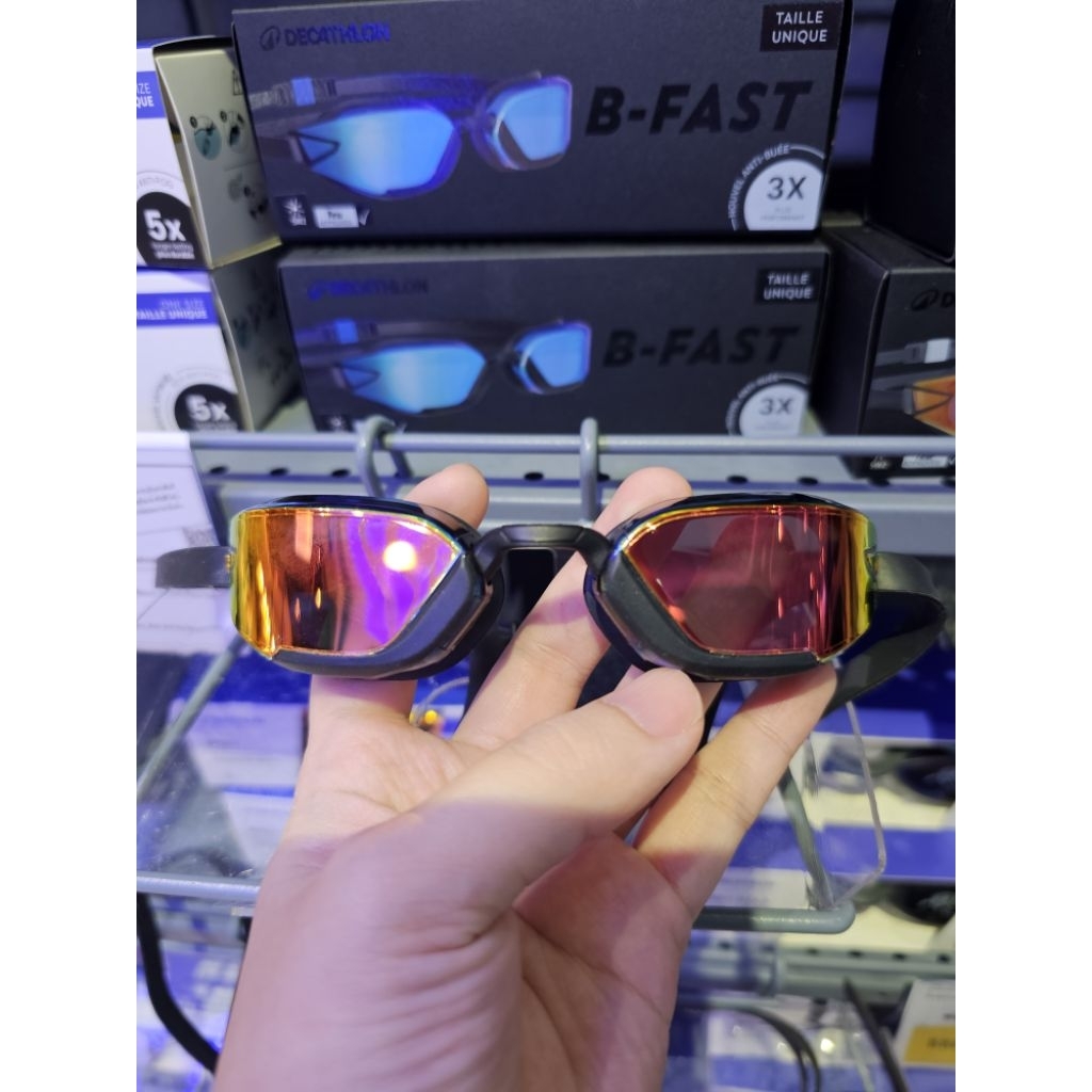 Swimming Goggles แว่นตาว่ายน้ำ Anti-Fogging ไม่เป็นฝ้า รุ่น BFAST