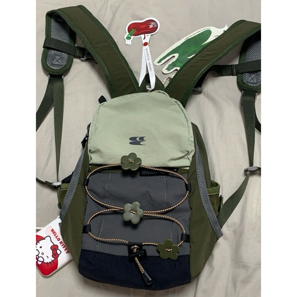 ส่งต่อ❤️  ✿ Crying Center backpack กระเป๋าเป้ สีเขียวเชือกดอกไม้ จากช็อปแท้💯