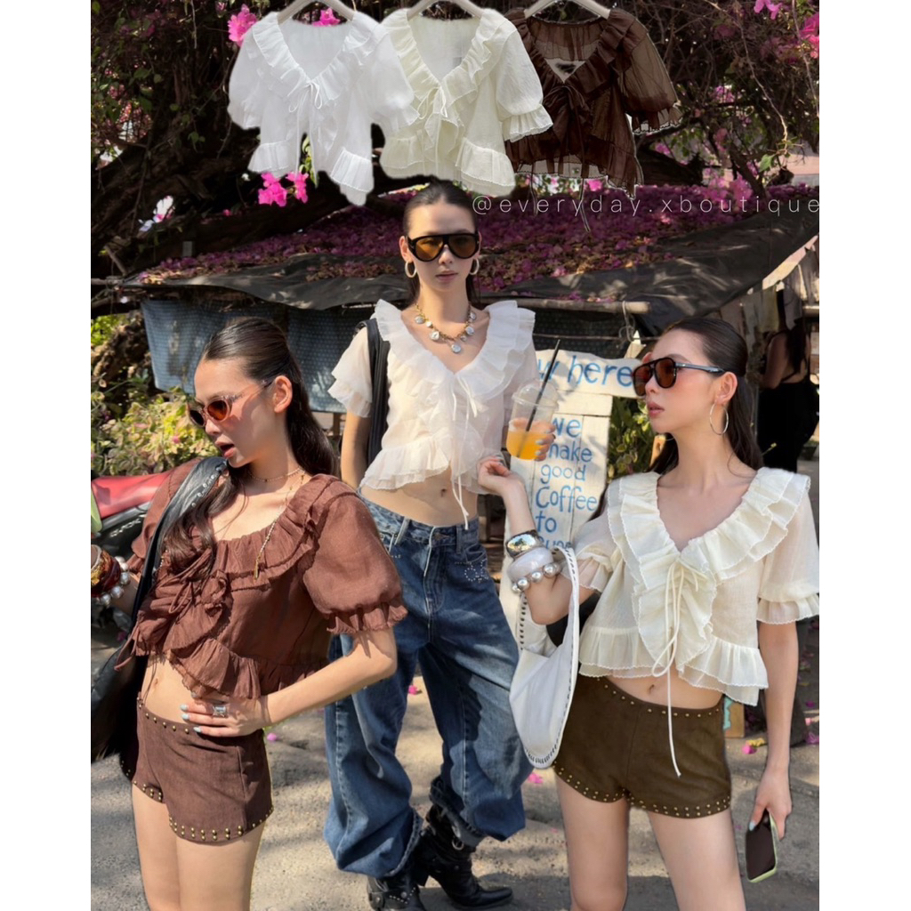 𝗔𝗟𝗬𝗦𝗦𝗔 𝗥𝗨𝗙𝗙𝗟𝗘 𝗕𝗟𝗢𝗨𝗦𝗘☁️🧁🤎(680฿) onseason เติมลุคหวานแบบไม่เลี่ยนด้วยงานเลเยอร์พริ้วๆ ที่หยิบมาใส่เมื่