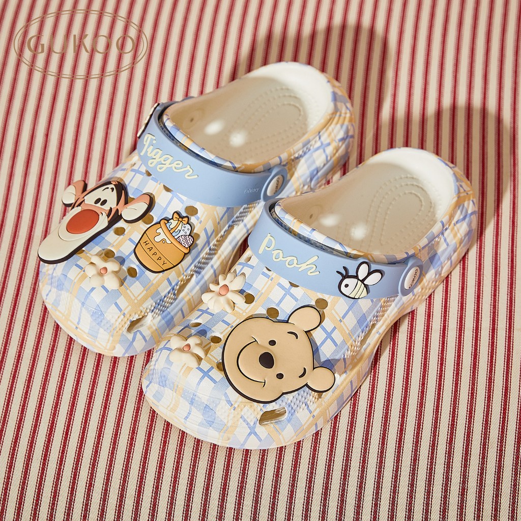 🐻🌸 รองเท้าแตะ "Winnie the Pooh" ลิขสิทธิ์จาก Gukoo 🥿✨ สไตล์น่ารักสำหรับฤดูร้อน ใส่สบายเหมาะสำหรับบ้า