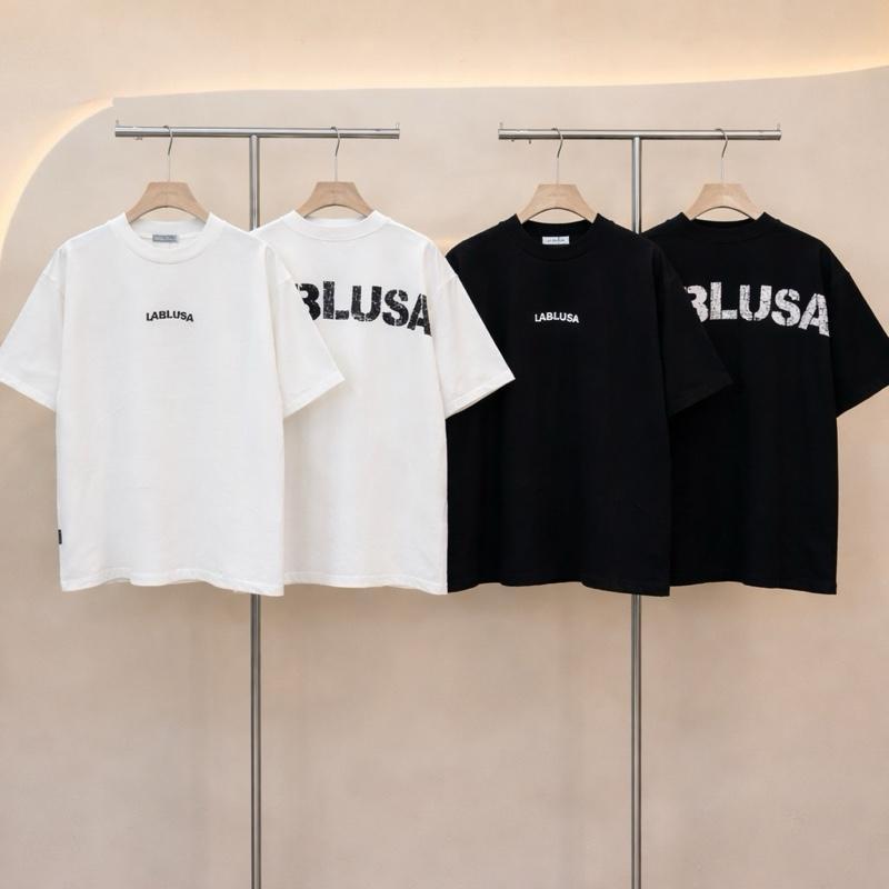 LABLUSA - LBSว218 เสื้อยืดทรง BOXYสกรีน LABLUSA หน้าและหลัง ผ้ายืดทรงสวยใส่สบาย(UNISEX)