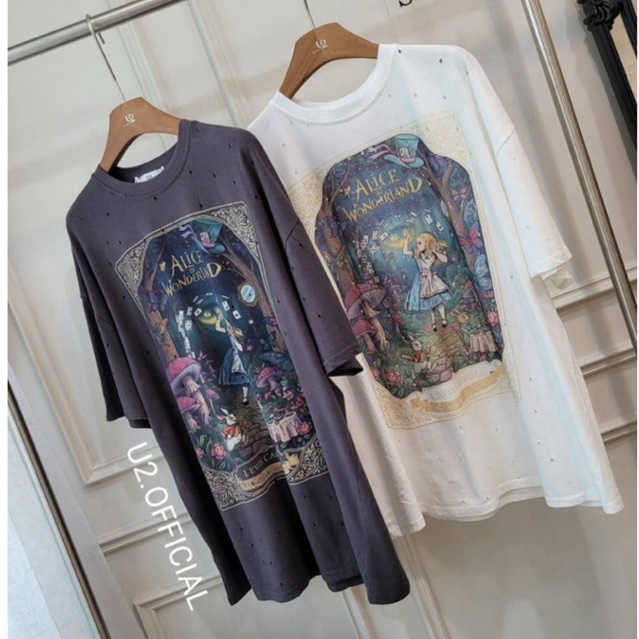 เสื้อยืดแขนสั้น ผ้าสลาฟ  Alice in Wonderland Oversize ผ้ายืดฟอกนิ่มทั้ง2 สีนะคะ ผ้านุ่มใส่สบายๆสุดๆ งานเลเซอร์คัททั้งตัว