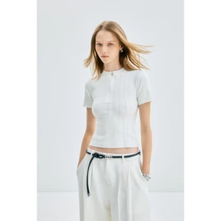 STUDIO UNKNOWN - Holly Half Harringbone Knit Top เสื้อนิตตกแต่งซิปโลโก้ทอ 2 ดีไซน์ลายเบสิกและลายก้างปลา