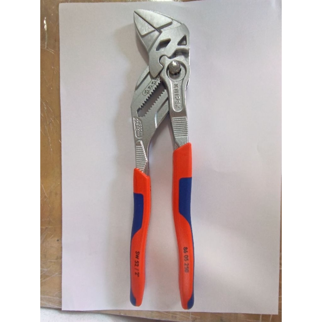 KNIPEXคีมประแจสำหรับขันน็อต ขนาด 10"(86 05 250)