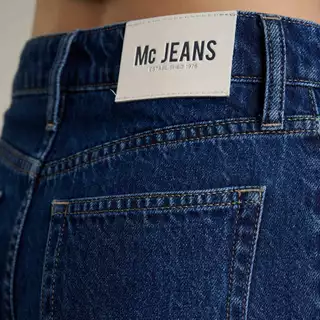 Mc JEANS (แม็คยีนส์) Online Exclusive กางเกงยีนส์ผู้หญิง กางเกงยีนส์ทรงปลายขากว้าง เอวกลาง สียีนส์ฟอกกลาง MFWP264