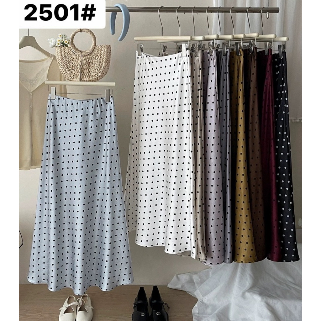 🚨 2501 **มีส่งด่วน** งานป้าย อินทุอร กระโปรงยาว ผ้าซาติน ลายจุด Polka dot เอวยางยืด มีซิปด้านข้าง เอวได้ถึง 32" ยาว 38"