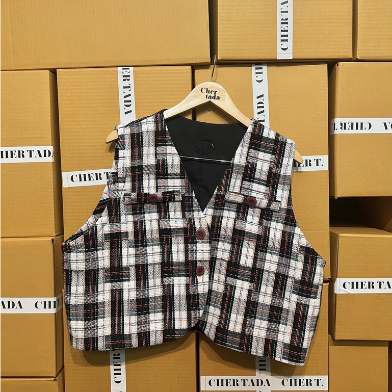 CHER TADA [เฌอธาดา] - Plaid Crop เสื้อกั๊กแขนกุด ผ้าซับในทั้งตัว