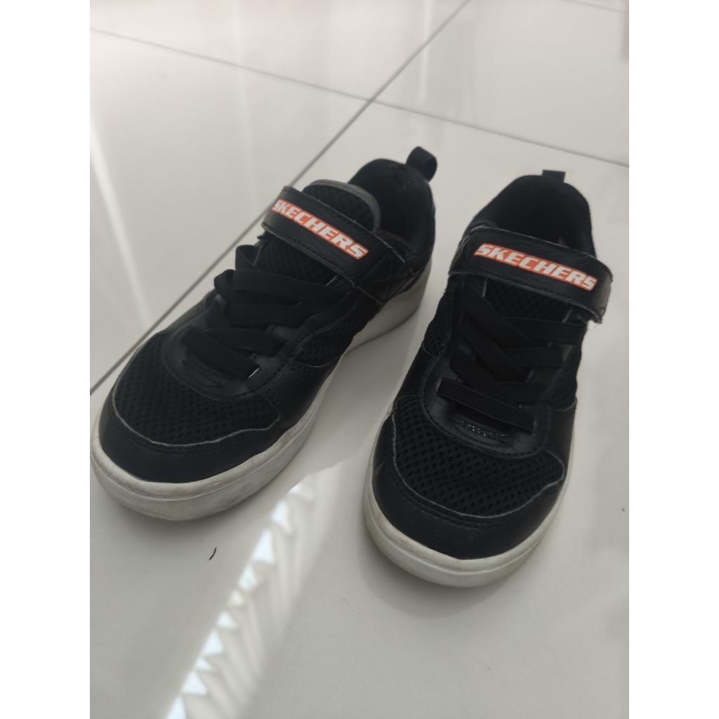 รองเท้าผ้าใบ SKETCHERS สีดำ