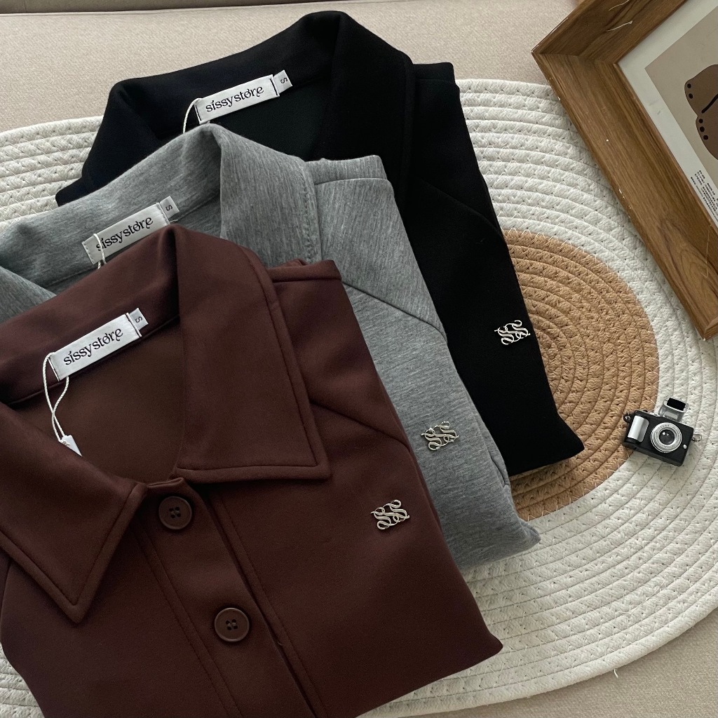 SISSY : เสื้อ Jacket แขนยาวปลายสม็อค (S–XL) คอปก กระดุมหน้าใช้งานได้จริง ปักอะไหล่เงิน Everyday Elegant Look รูปที่ 5