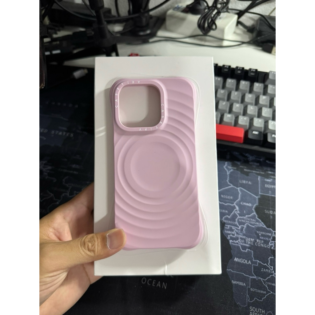 เคส tify ropple สี ชมพุ iphone 15 pro (used like new)