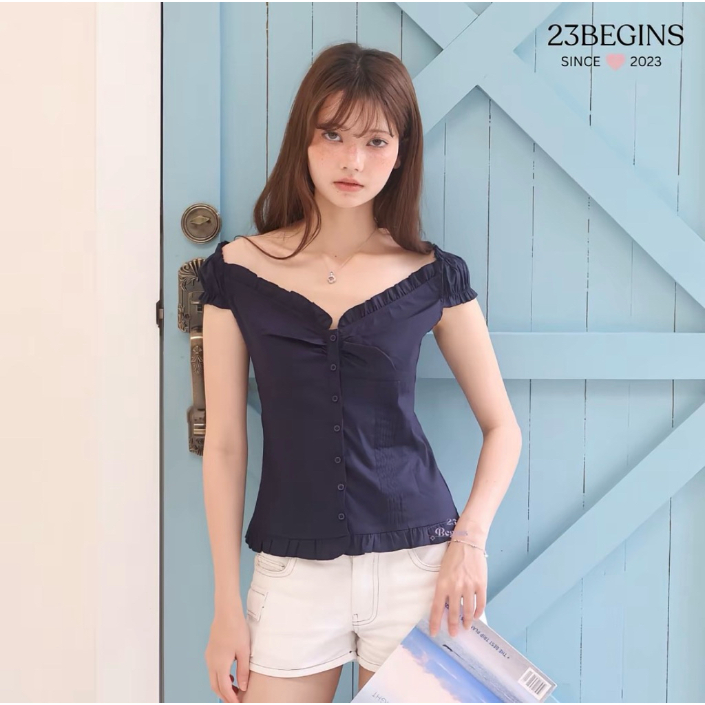 ส่งต่อ เสื้อแขนตุ๊กตาสีกรม จากร้าน 23begins