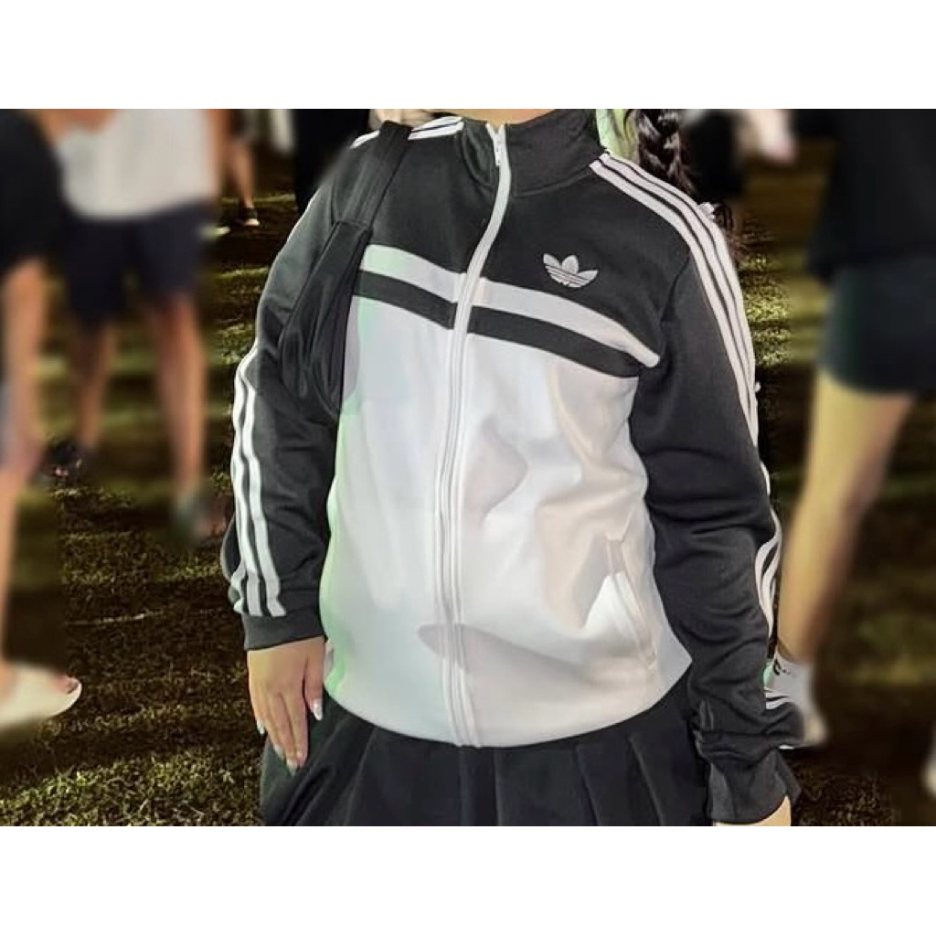 เสื้อJacket ADIDASคอตั้งทูโทน ของแท้