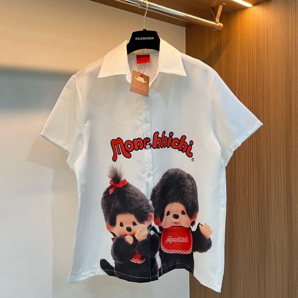 เสื้อเชิ๊ตมอนชิชิ งานผ้าโพลีเอสเตอร์เนื้อพรีเมี่ยมผ้าไม่หนาเหมาะสำหรับหน้าร้อนปริ้นลายดิจิตัลลายมินชิชิ