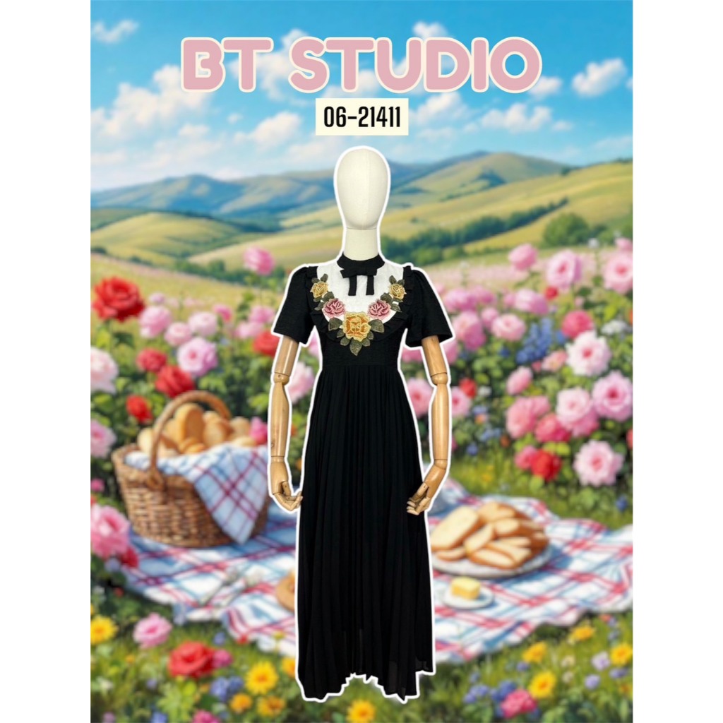 BT 06-21411 เดรสยาวช่วงกลางอกแต่งสลับสีขาวแต่งปักดอกไม้ คอกุ้นแทบติดโบแขนสั้นผ้ามีลายในตัว กระโปรงอัดพรีทจับจีบ ซับในทั้