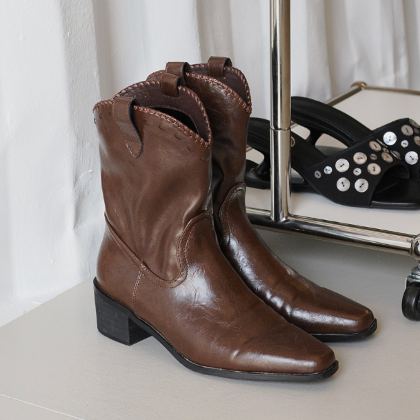 Rhinestone Cowboy Boots - รองเท้าบูทคาวบอย