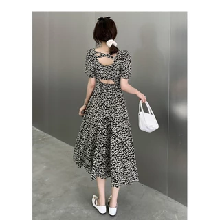 ชุดเดรสลายดอกไม้สีดำ กระโปรงยาวเจ้าอารมณ์ ดีไซน์คอวีเปิดหลัง เอวเพรียวบาง ผ้าใส่สบาย นุ่ม ระบายอากาศได้ดี
