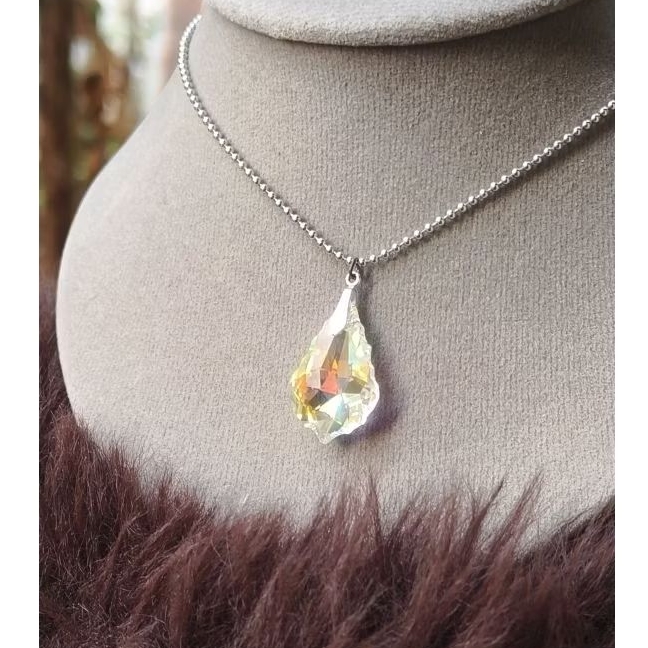 สร้อยคอvtg.พร้อมจี้คริสตัลสวยมากมือสองญี่ปุ่น