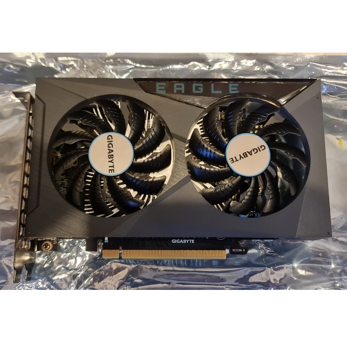 การ์ดจอ GIGABYTE GEFORCE RTX 3050 6GB สภาพสวย ประกันเหลือ