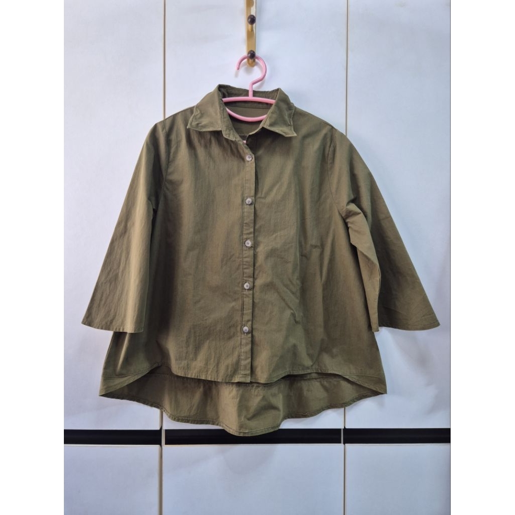2nd Koibito Misaki เสื้อเชิ้ต คอปก สีเขียวขี้ม้า
